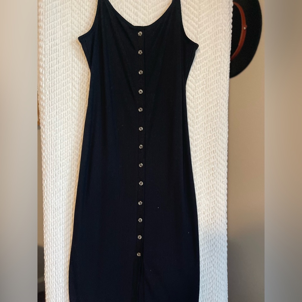 Forever 21 Casual cutting front detail midi dress